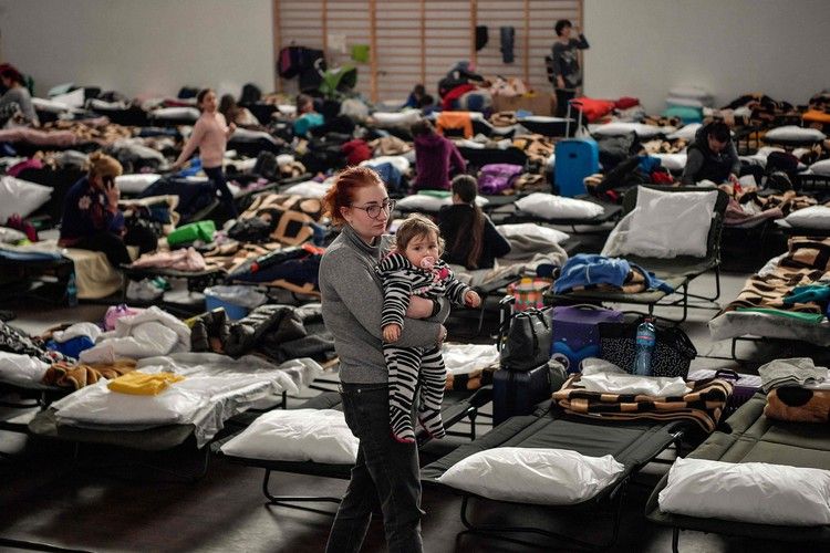 Poverty in Ukraine. people without home